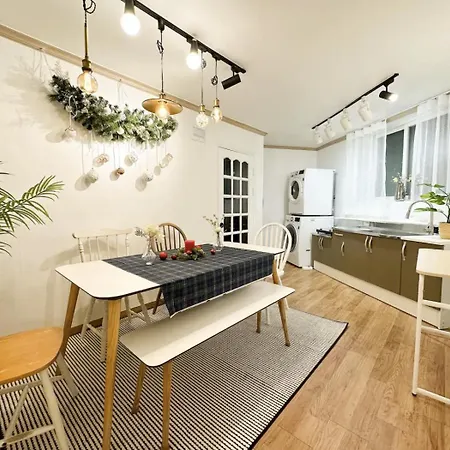 Stay Rock 樂 2 Room 3 Beds 3 Min From Ewha Univ Stn 首爾 外观 照片