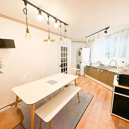 Stay Rock 樂 2 Room 3 Beds 3 Min From Ewha Univ Stn 首爾 外观 照片