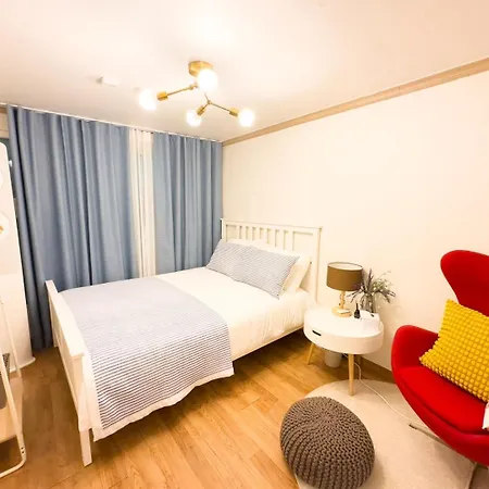 Stay Rock 樂 2 Room 3 Beds 3 Min From Ewha Univ Stn 首爾 外观 照片