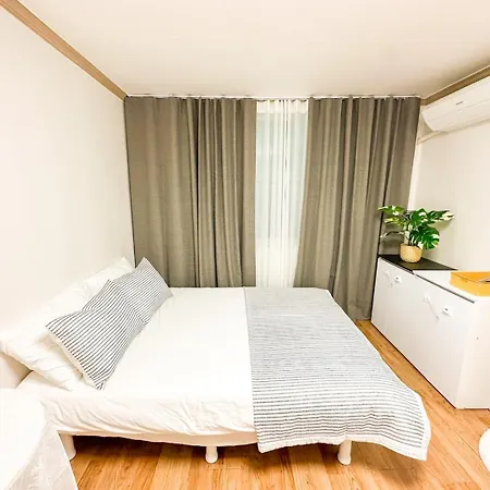 Stay Rock 樂 2 Room 3 Beds 3 Min From Ewha Univ Stn 首爾 外观 照片
