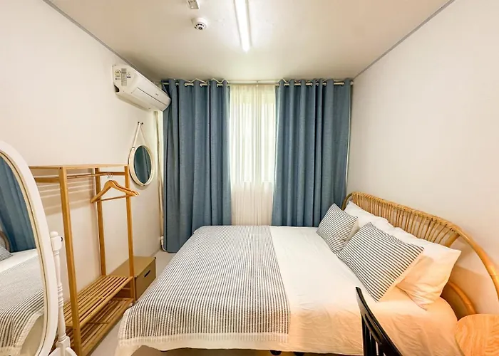 Stay Rock 樂 2 Room 3 Beds 3 Min From Ewha Univ Stn