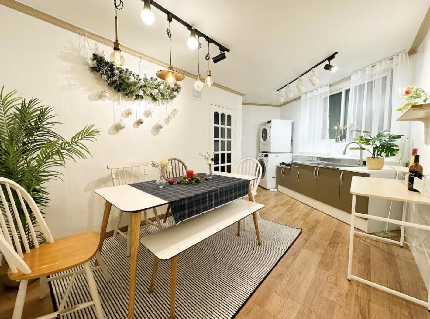 Rock 樂 2 3 Beds 3 Min From Ewha Univ Stn *
