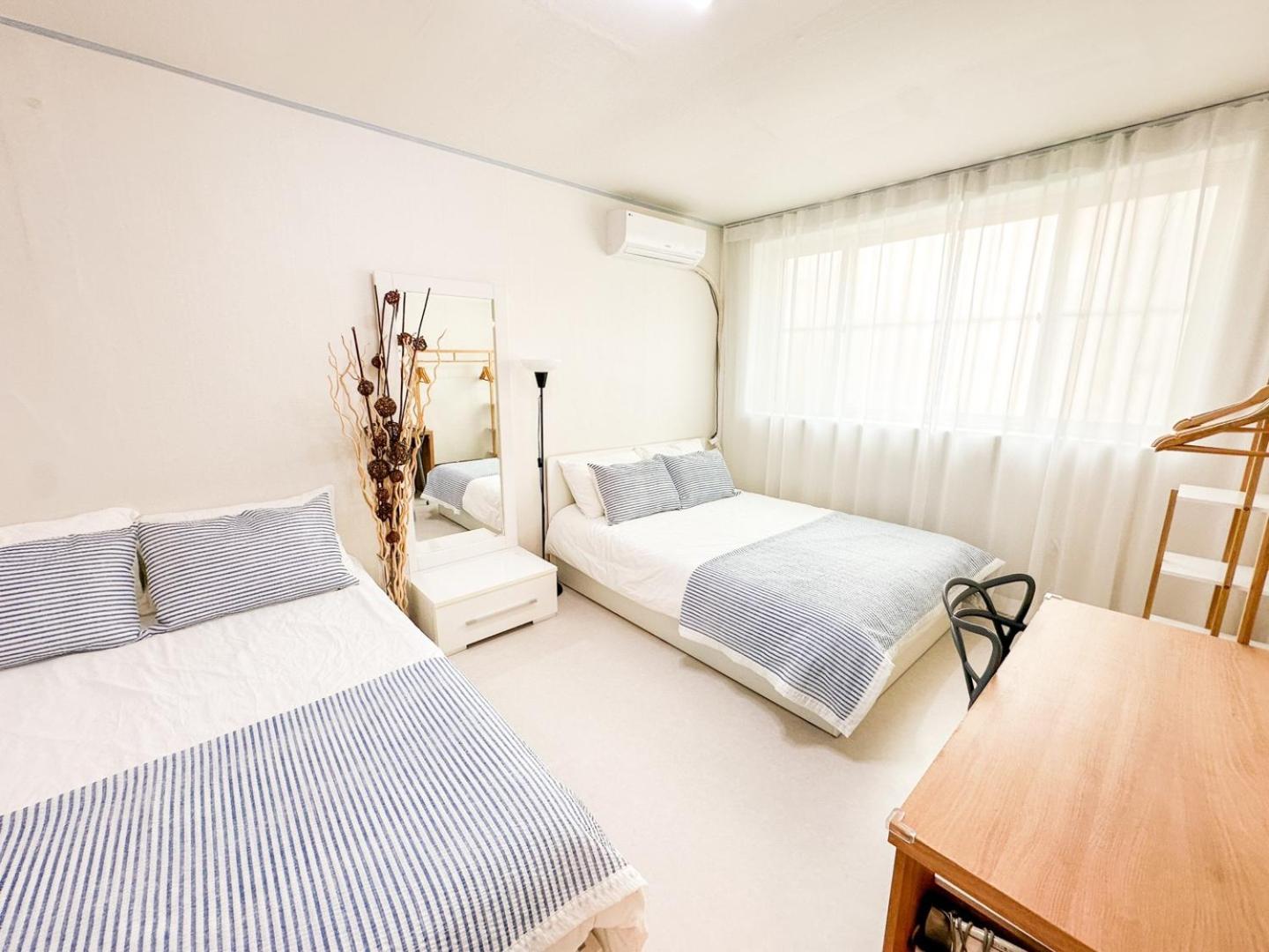 Rock 樂 2 3 Beds 3 Min From Ewha Univ Stn Seoul