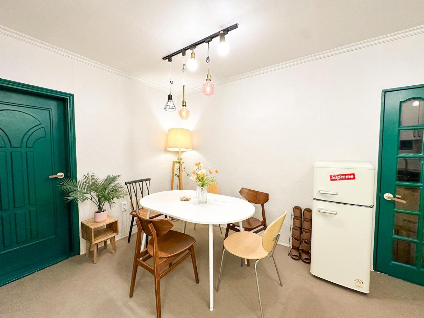 Rock 樂 2 3 Beds 3 Min From Ewha Univ Stn * Seoul
