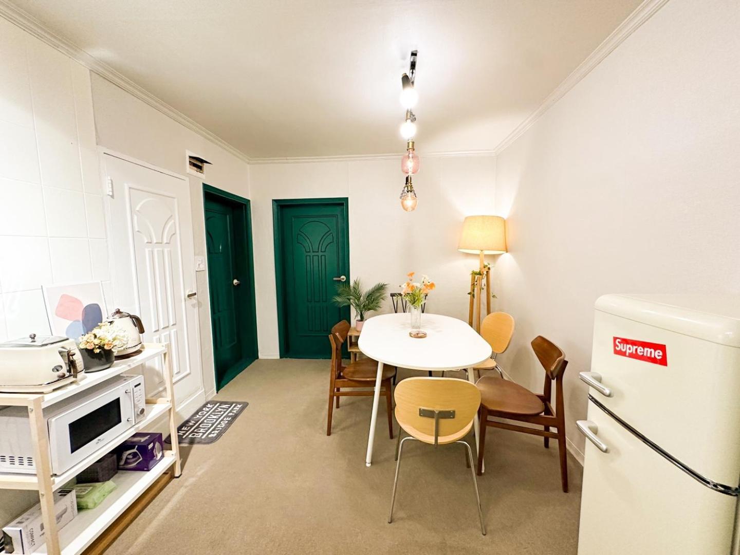Rock 樂 2 3 Beds 3 Min From Ewha Univ Stn Apartment